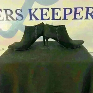 Old Navy women’s bootie heels, size 8